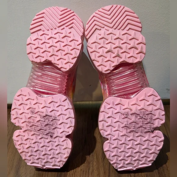 Women's La Sheelah Tie-Dye Sneaker, Size 6.5 NWOT - Picture 9 of 11